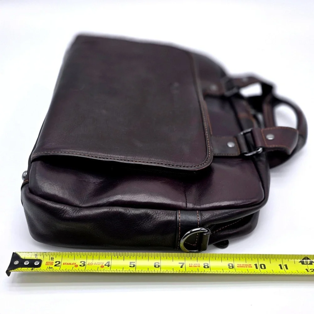 HP Elite Top Load T9H72AA Columbia Leather Laptop Bag with RFID Pocket